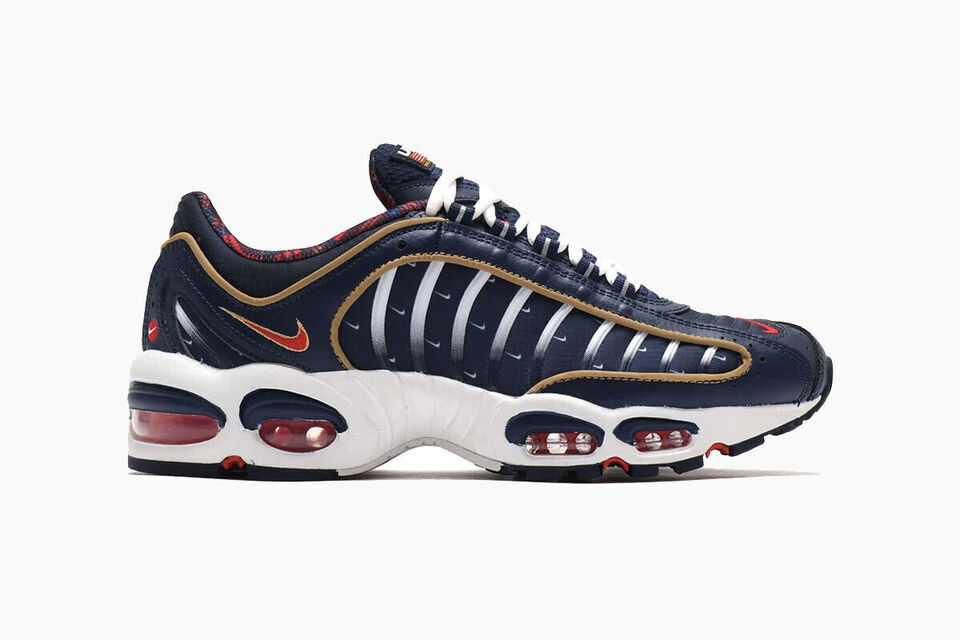 NIKE AIR MAX TAILWIND 4 ''USA'' SNEAKERS