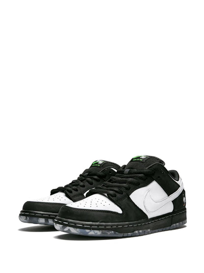 NIKE SD DUNK LOW PRO OG QS ''PANDA PIGEON'' SNEAKERS