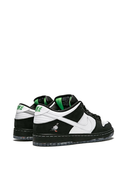 NIKE SD DUNK LOW PRO OG QS ''PANDA PIGEON'' SNEAKERS