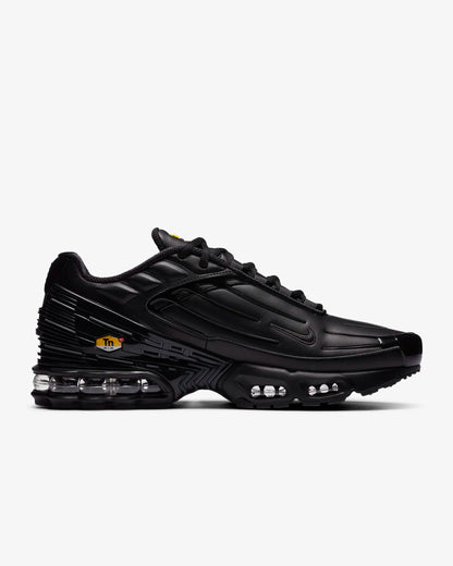 NIKE AIR MAX PLUS 3 SNEAKERS