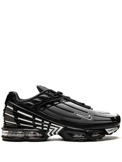 NIKE AIR MAX PLUS 3 SNEAKERS